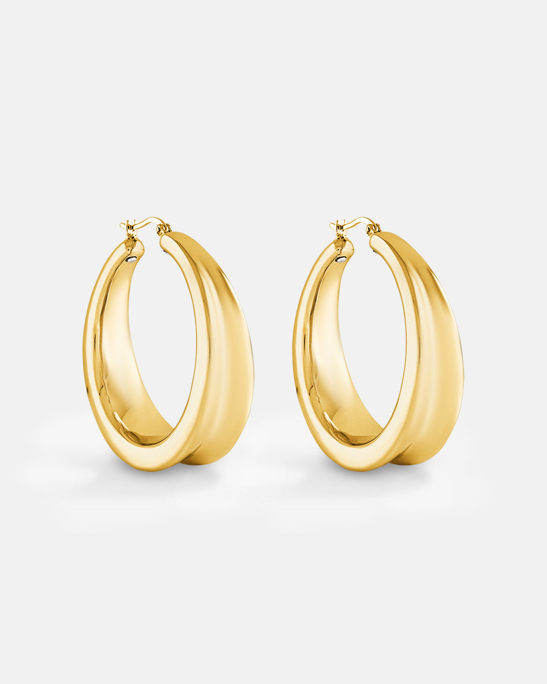 This is the product picture of chunky hoop earrings plated in gold in sterling silver material