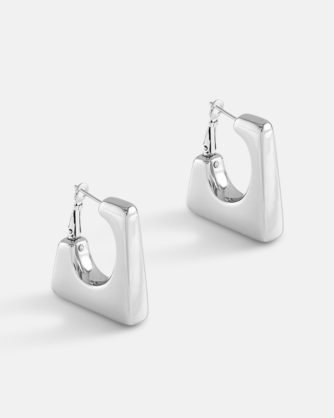 the product picture of a square shaped hoop earrings plated in white gold in sterling silver material