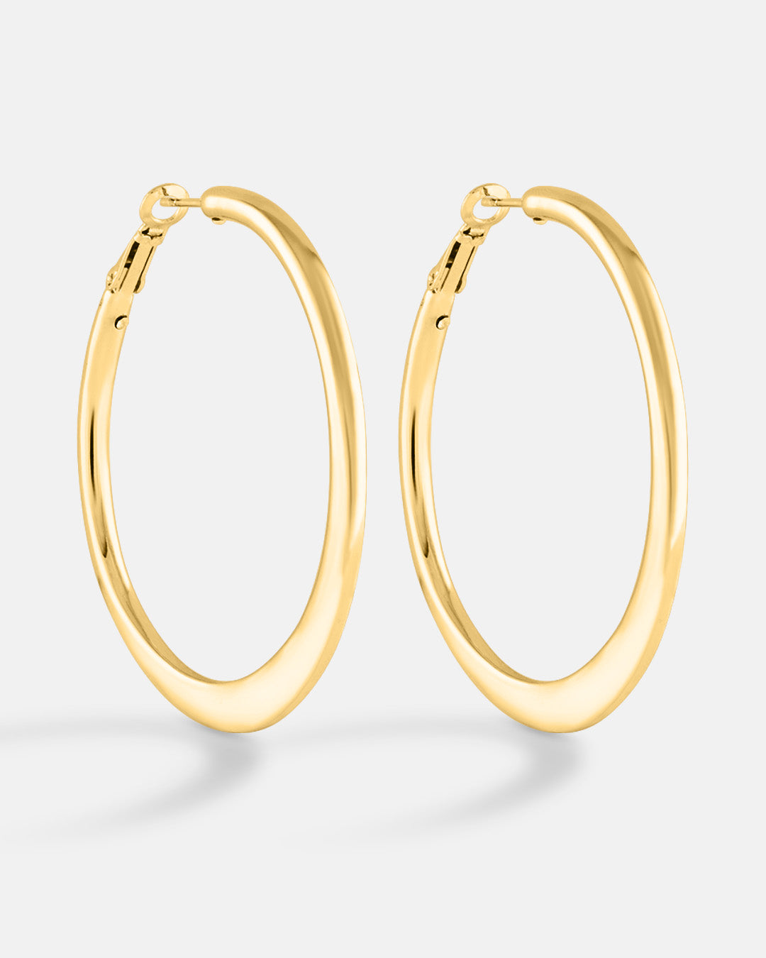 This is the product picture of an extra large classic round shape hoop earrings plated in gold in sterling silver material