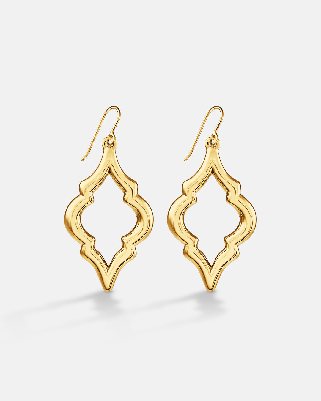 This is the product picture of majestic design drop earrings plated in gold in sterling silver material