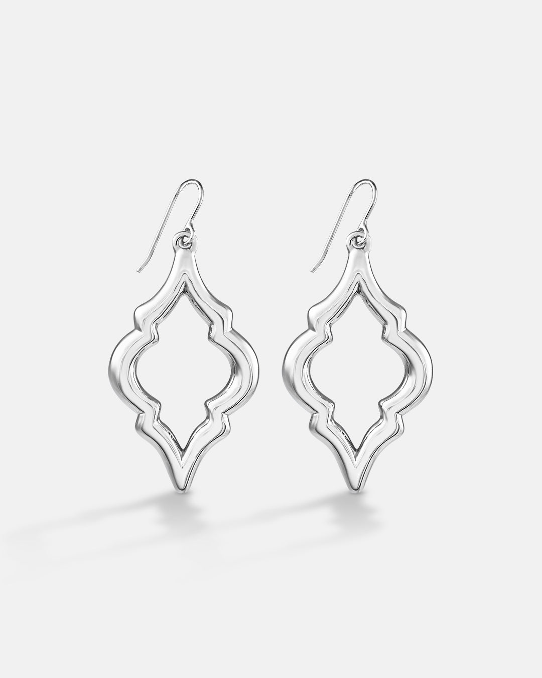 This is the product picture of majestic design drop earrings plated in white gold in sterling silver material